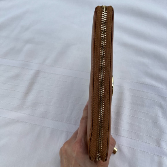 Tory Burch DENA Continental Wallet Full Zip Leather - Picture 10 of 13